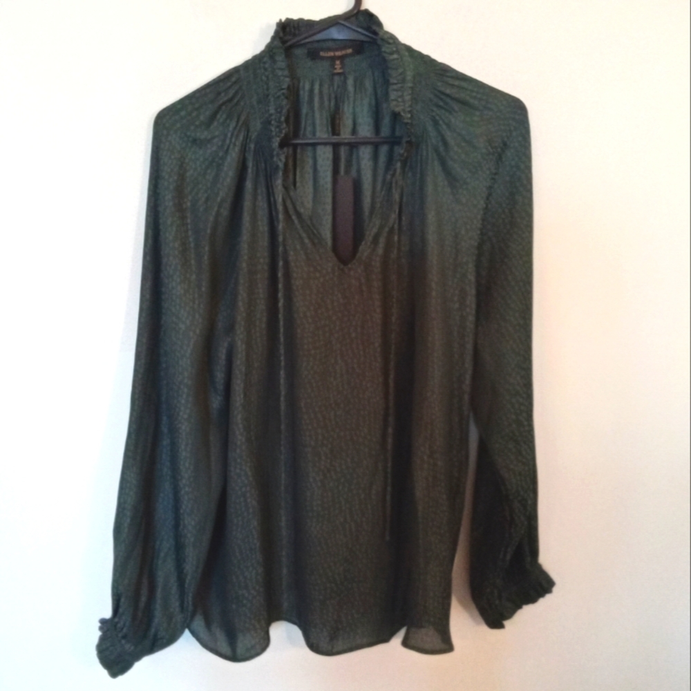 Ellen Weaver Women's Green Ruffle Collar Blouse with V-Neckline and Tie Medium